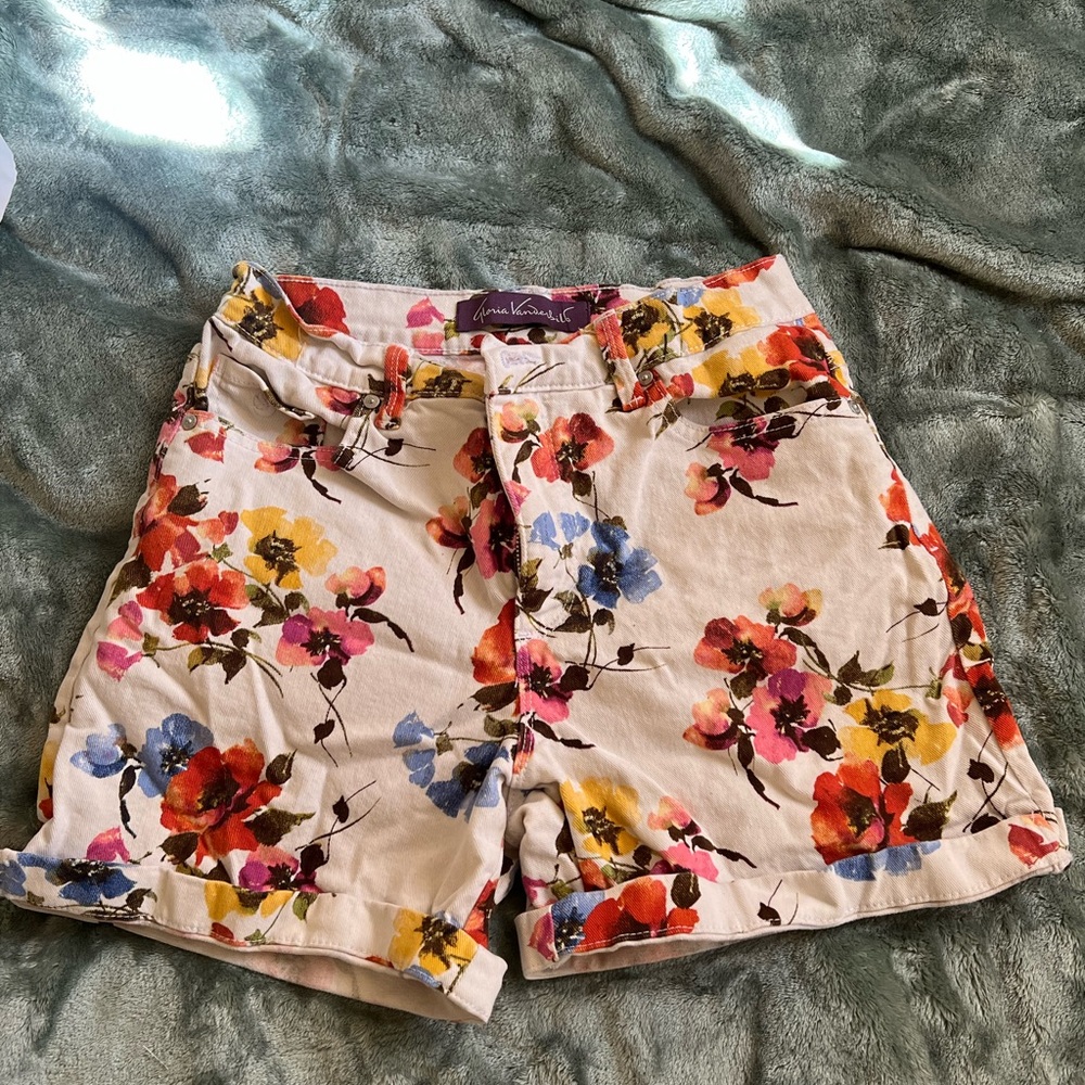 Gloria Vanderbilt High Waist Red and Pink Shorts